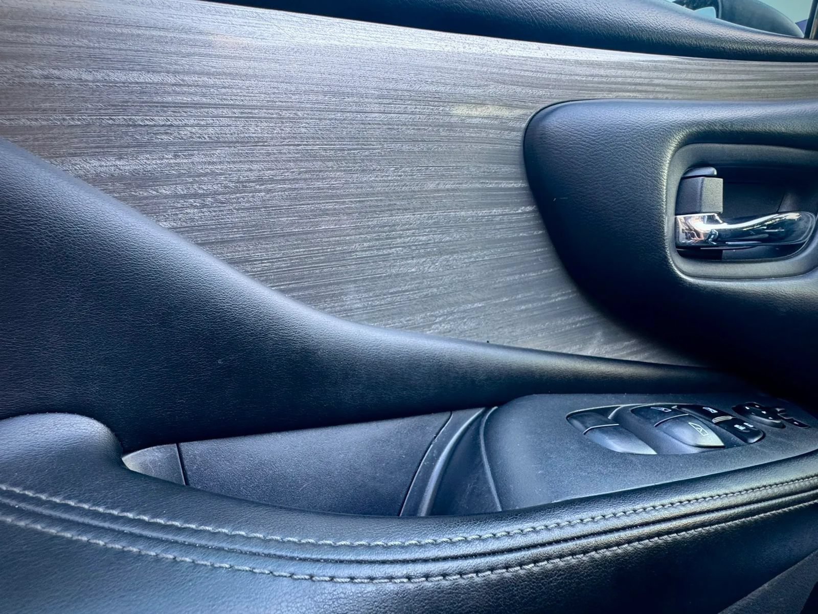 Used 2018 Nissan Murano SV FWD image 40