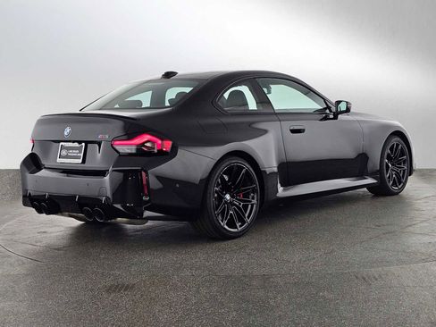 Used 2025 BMW M2 w/ Lighting Package image 5