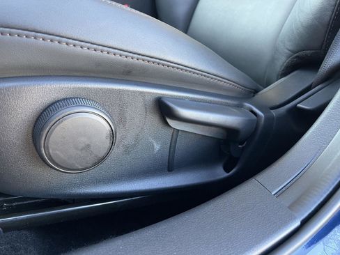 Used 2023 MAZDA MAZDA3 s image 18