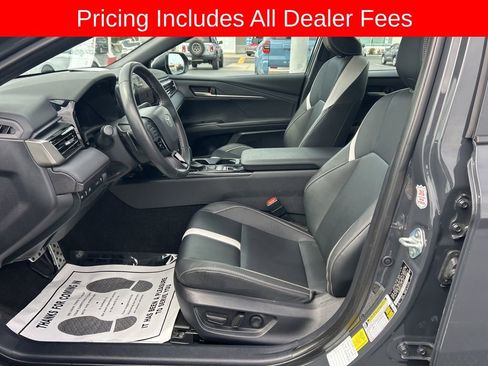 Used 2025 Toyota Camry SE FWD image 2