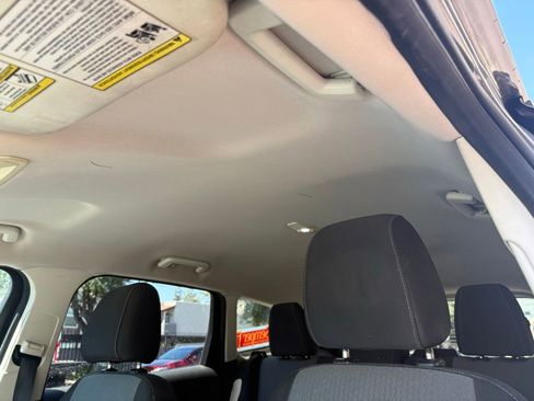 Used 2017 Ford Escape SE FWD image 8