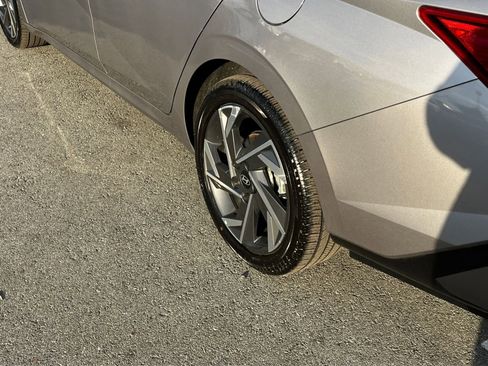 Used 2025 Hyundai Elantra Limited image 30