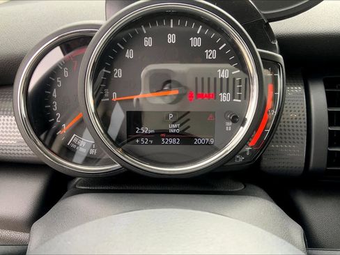 Used 2021 MINI Cooper 4-Door Hardtop image 23