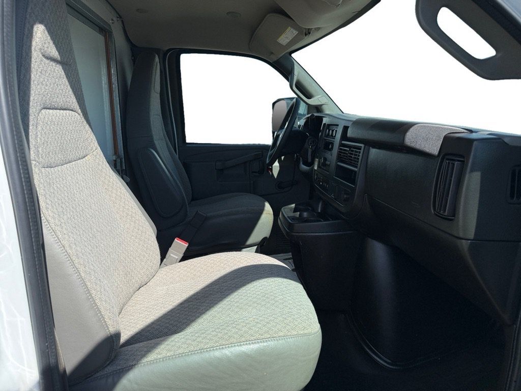 Used 2019 Chevrolet Express 3500 Extended w/ Driver Convenience Package RWD image 11