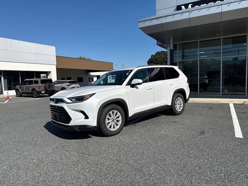 Used 2025 Toyota Grand Highlander FWD image 1