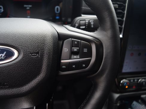 Used 2024 Ford Ranger Lariat w/ Advanced Towing Package image 5