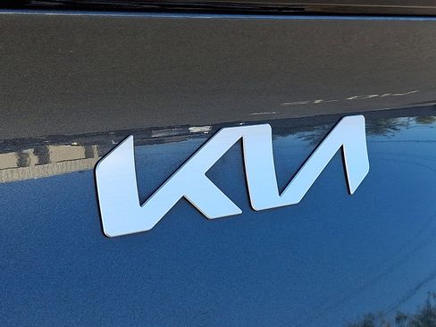 Used 2023 Kia Sportage LX image 29