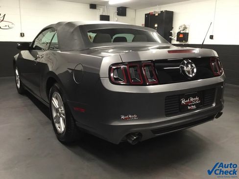 Used 2014 Ford Mustang Convertible image 19
