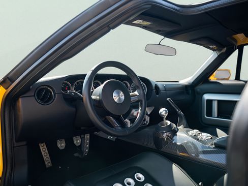 Used 2006 Ford GT RWD image 26