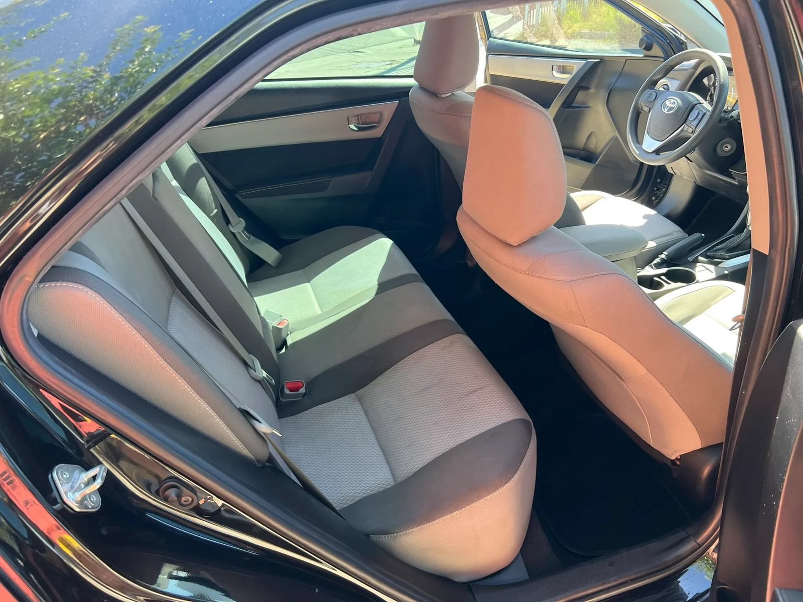 Used 2019 Toyota Corolla LE w/ Protection Package FWD image 9