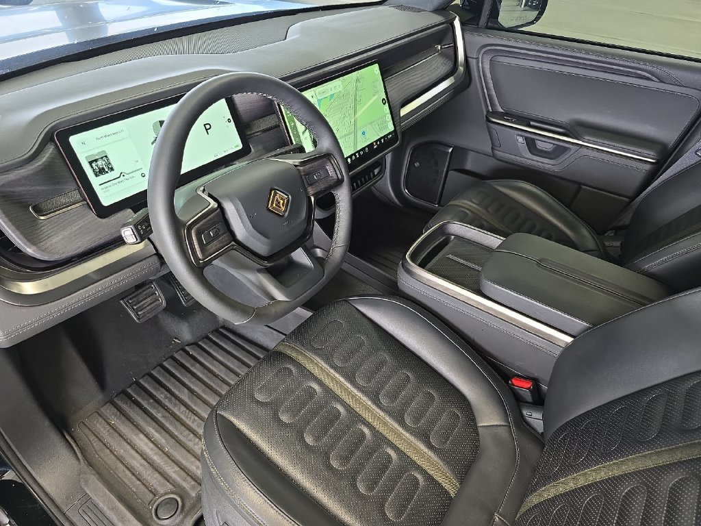 Used 2025 Rivian R1S Adventure Dual AWD/4WD image 4