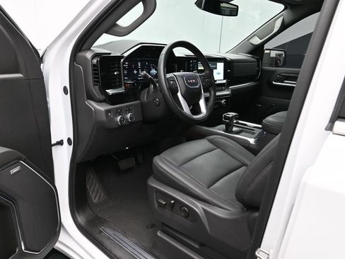 Used 2024 GMC Sierra 1500 SLT w/ SLT Premium Plus Package AWD/4WD image 4