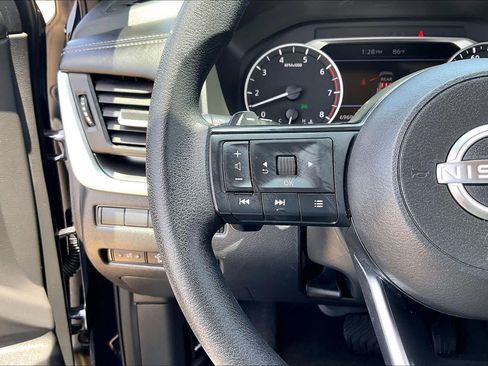Used 2024 Nissan Rogue SV FWD image 20