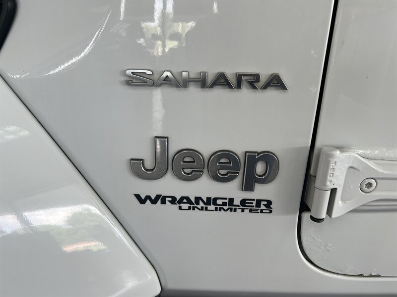 Used 2019 Jeep Wrangler Unlimited Sahara AWD/4WD image 32