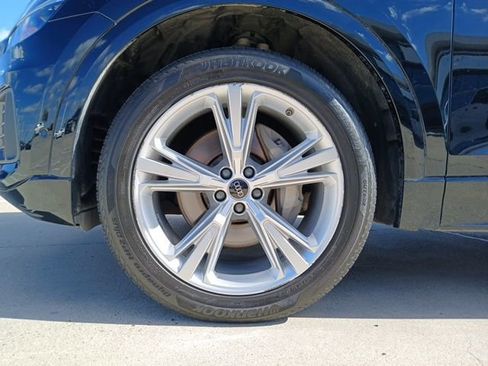 Used 2022 Audi Q8 Premium Plus image 5