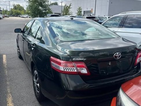 Used 2010 Toyota Camry LE FWD image 14