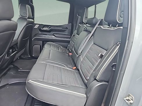 Used 2024 GMC Sierra 1500 AT4X image 28