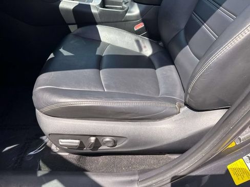 Used 2019 Toyota RAV4 XLE Premium FWD image 22