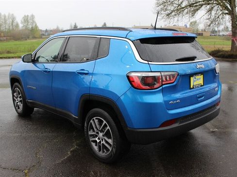 Used 2017 Jeep Compass Latitude w/ Popular Equipment Group image 3