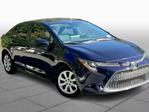 Used 2020 Toyota Corolla LE FWD image 3