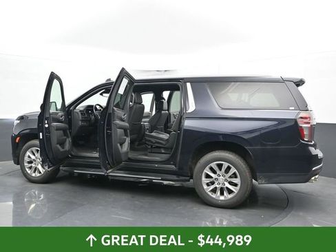 Used 2023 Chevrolet Suburban Premier image 37
