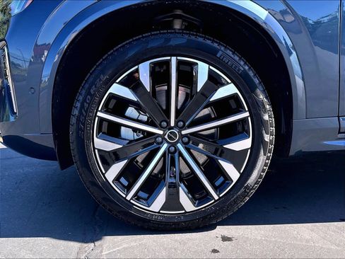 Used 2026 Volvo XC90 B6 Plus w/ Protection Package Premier AWD/4WD image 12