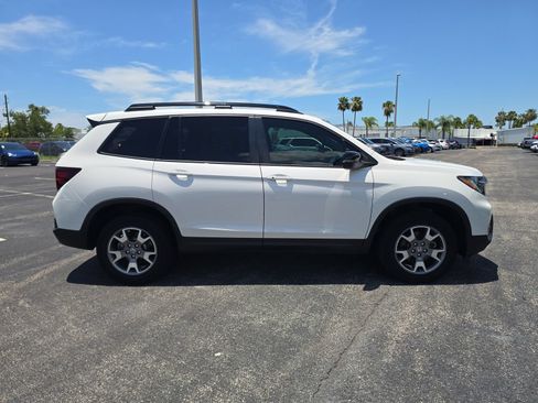 Certified 2023 Honda Passport TrailSport image 3