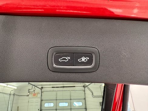 Used 2022 Volvo C40 P8 Recharge Ultimate AWD/4WD image 8