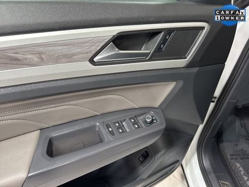 Used 2021 Volkswagen Atlas Cross Sport SE w/ Panoramic Sunroof Package image 10