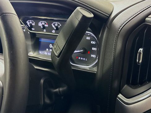 Used 2020 GMC Sierra 1500 SLT w/ Driver Alert Package II AWD/4WD image 16