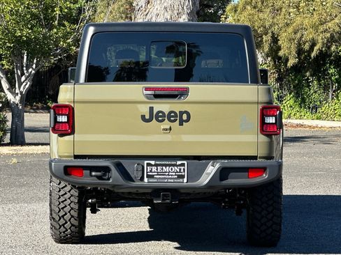 New 2026 Jeep Gladiator Willys AWD/4WD image 4