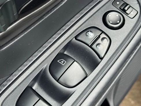 Used 2024 Nissan Versa S w/ S Plus Package image 17