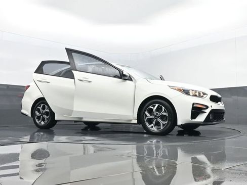 Used 2021 Kia Forte LXS image 28