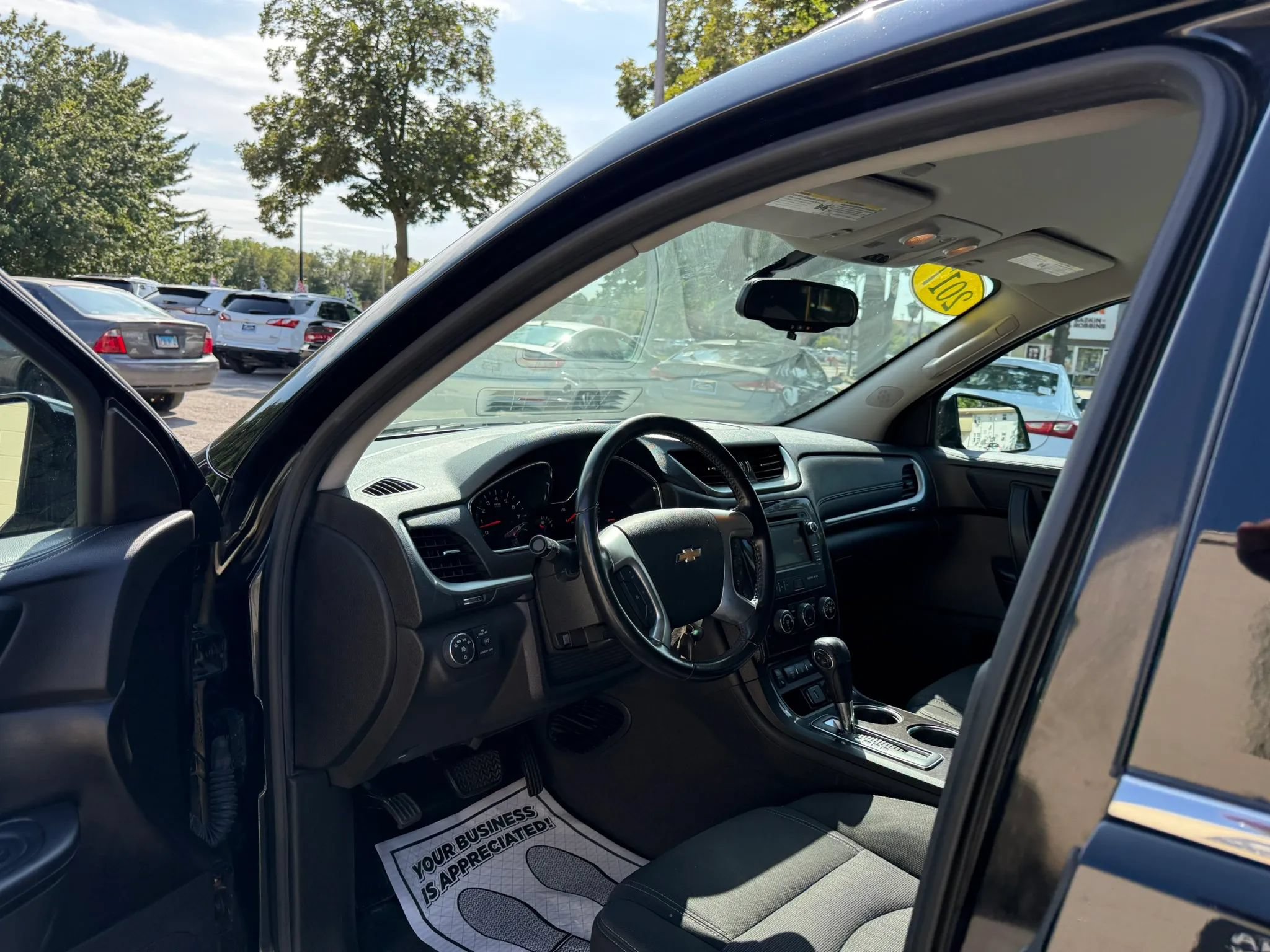 Used 2017 Chevrolet Traverse LT w/ Style and Technology Package AWD/4WD image 10