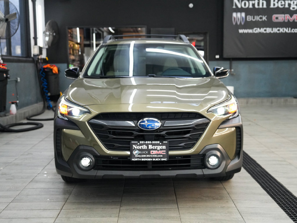 Used 2024 Subaru Outback Premium AWD/4WD image 2