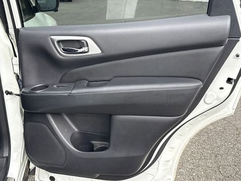 Used 2018 Nissan Pathfinder SL w/ Midnight Edition Package image 17