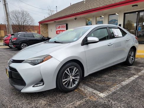 Used 2018 Toyota Corolla LE w/ LE Premium Package image 3