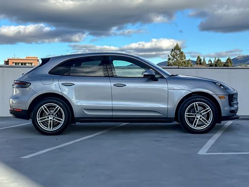 Used 2021 Porsche Macan image 9