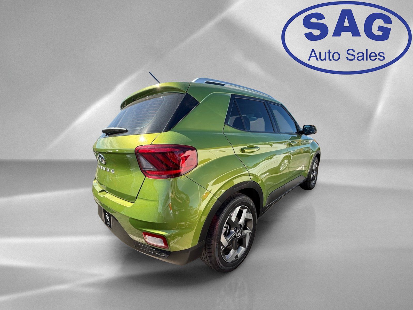 Used 2023 Hyundai Venue SEL w/ Cargo Package FWD image 3