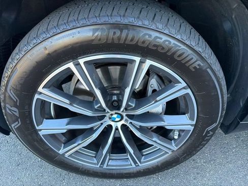 Used 2024 BMW X5 xDrive40i w/ M Sport Package AWD/4WD image 9