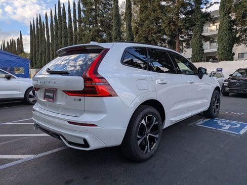 New 2026 Volvo XC60 B5 Core image 2