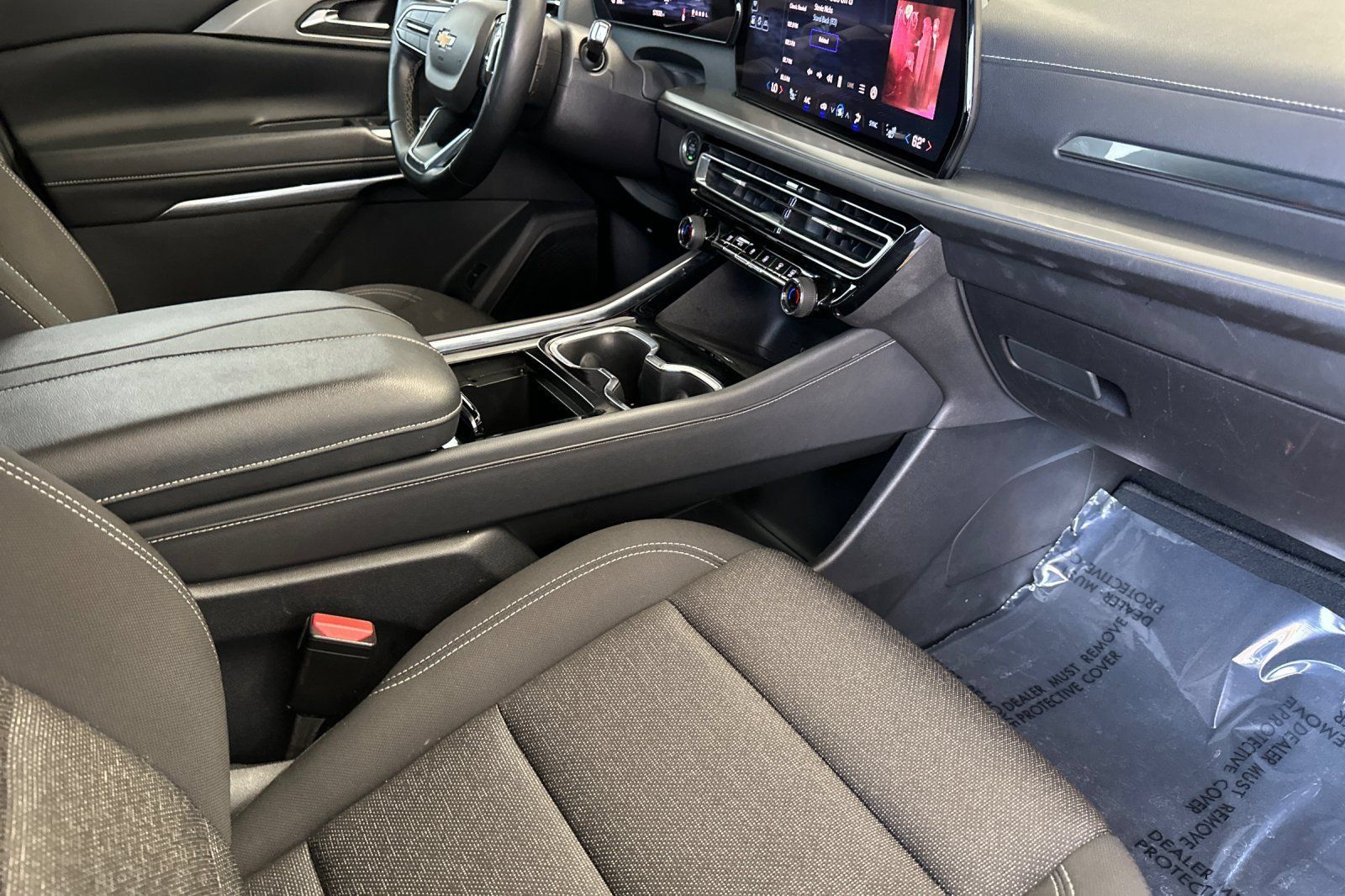 Used 2024 Chevrolet Traverse LT FWD image 20