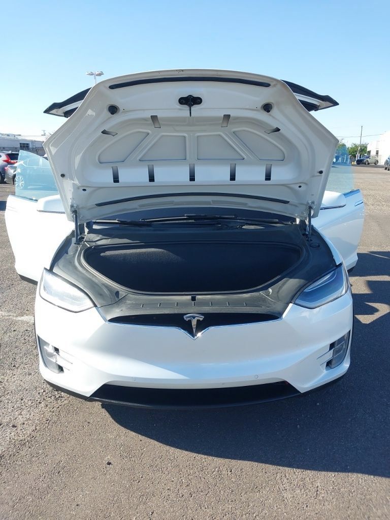 Used 2018 Tesla Model X 100D AWD/4WD image 6