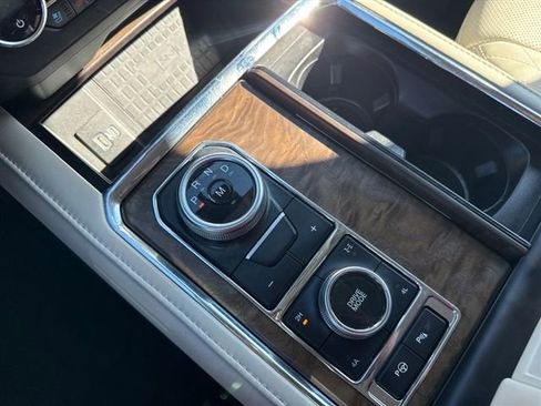 Used 2021 Ford Expedition Platinum image 28