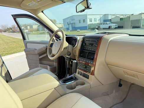 Used 2007 Ford Explorer Eddie Bauer image 37