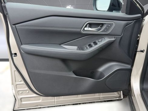 New 2026 Nissan Rogue Platinum AWD/4WD image 12
