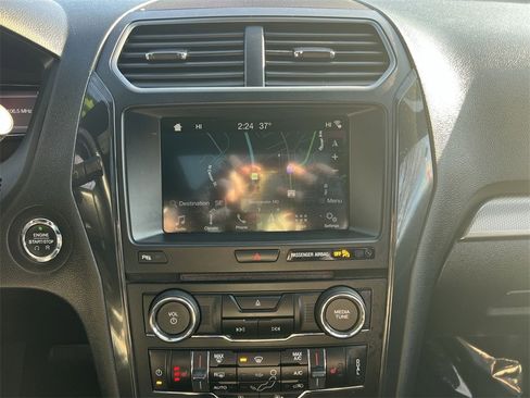 Used 2018 Ford Explorer XLT w/ Equipment Group 202A image 20