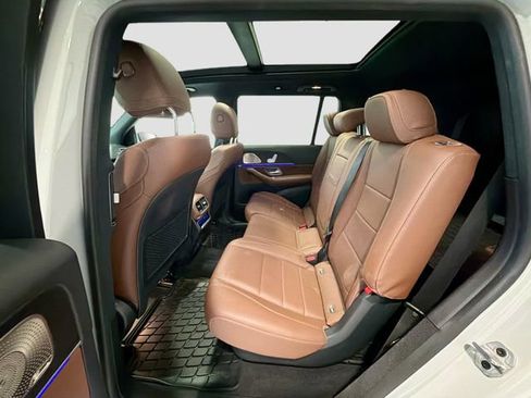 Used 2024 Mercedes-Benz GLS 450 4MATIC image 24