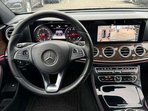 Used 2017 Mercedes-Benz E 300 4MATIC image 20