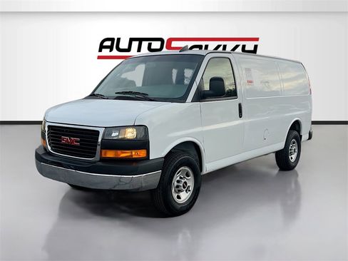 Used 2024 GMC Savana 2500 w/ Driver Convenience Package image 3